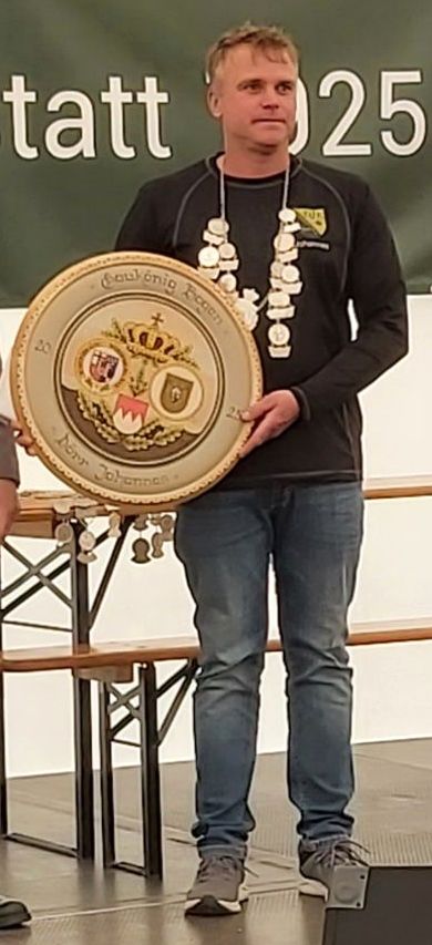 Johannes mit Scheibe + Schützenkette
